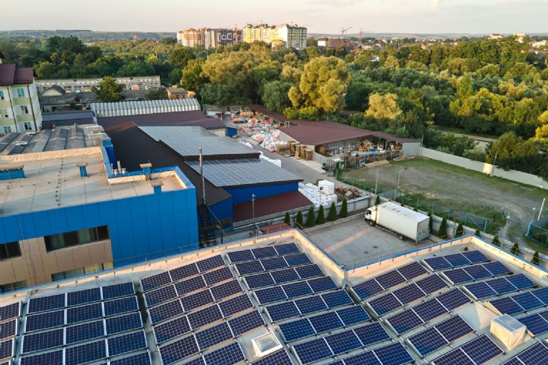 Cosa rappresenta oggi un impianto fotovoltaico per un'azienda e come vi aiutiamo a realizzarlo
